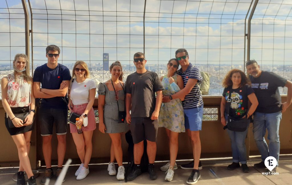 Group photo Eiffel Tower Tour on 16 September 2021 with Monika