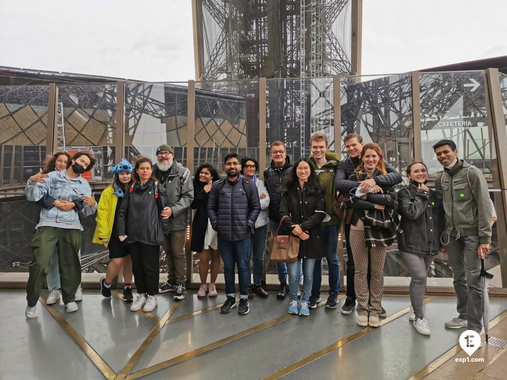 Group photo Eiffel Tower Tour on 2 October 2021 with Hafid