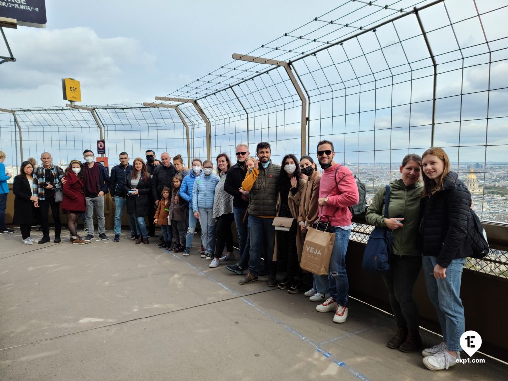 Group photo Eiffel Tower Tour on 11 October 2021 with Hafid