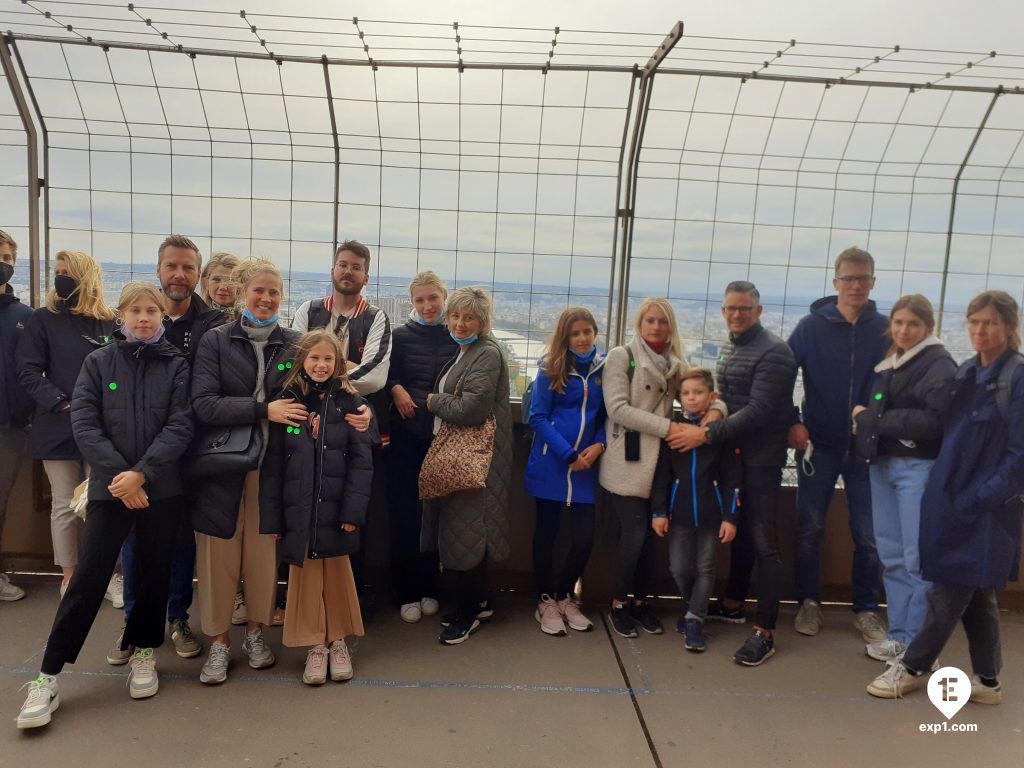 Group photo Eiffel Tower Tour on 19 October 2021 with Monika