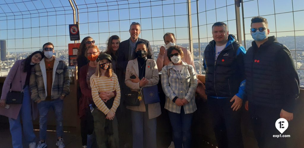 Group photo Eiffel Tower Tour on 28 October 2021 with Monika