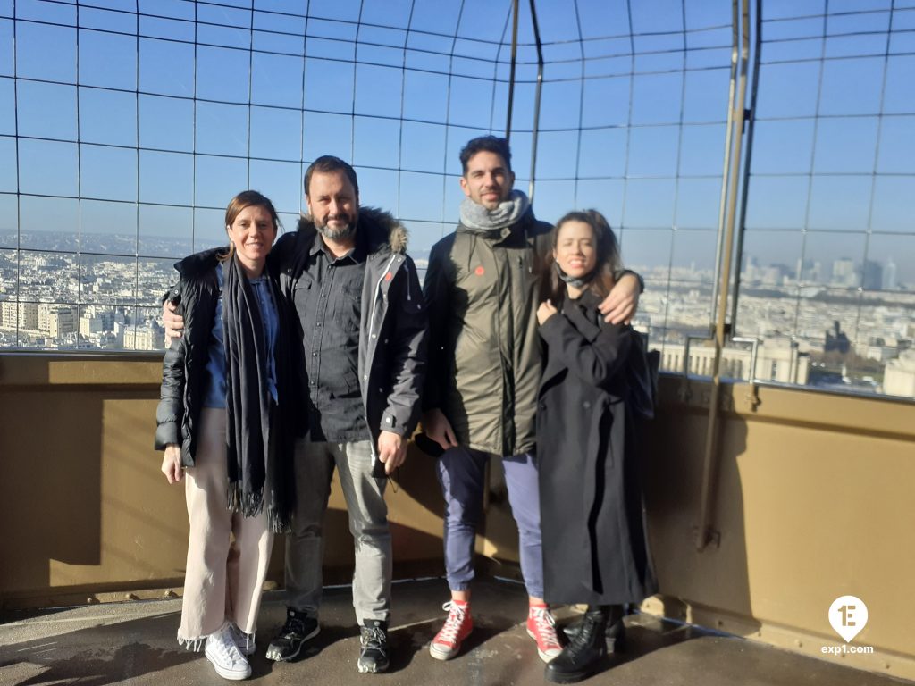 Group photo Eiffel Tower Tour on 9 November 2021 with Monika