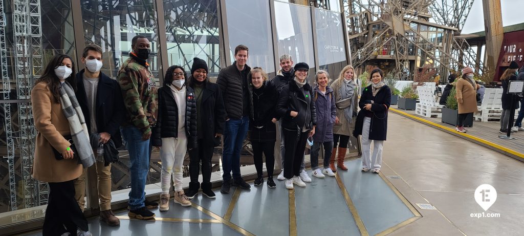 Group photo Eiffel Tower Tour on 14 November 2021 with Hafid