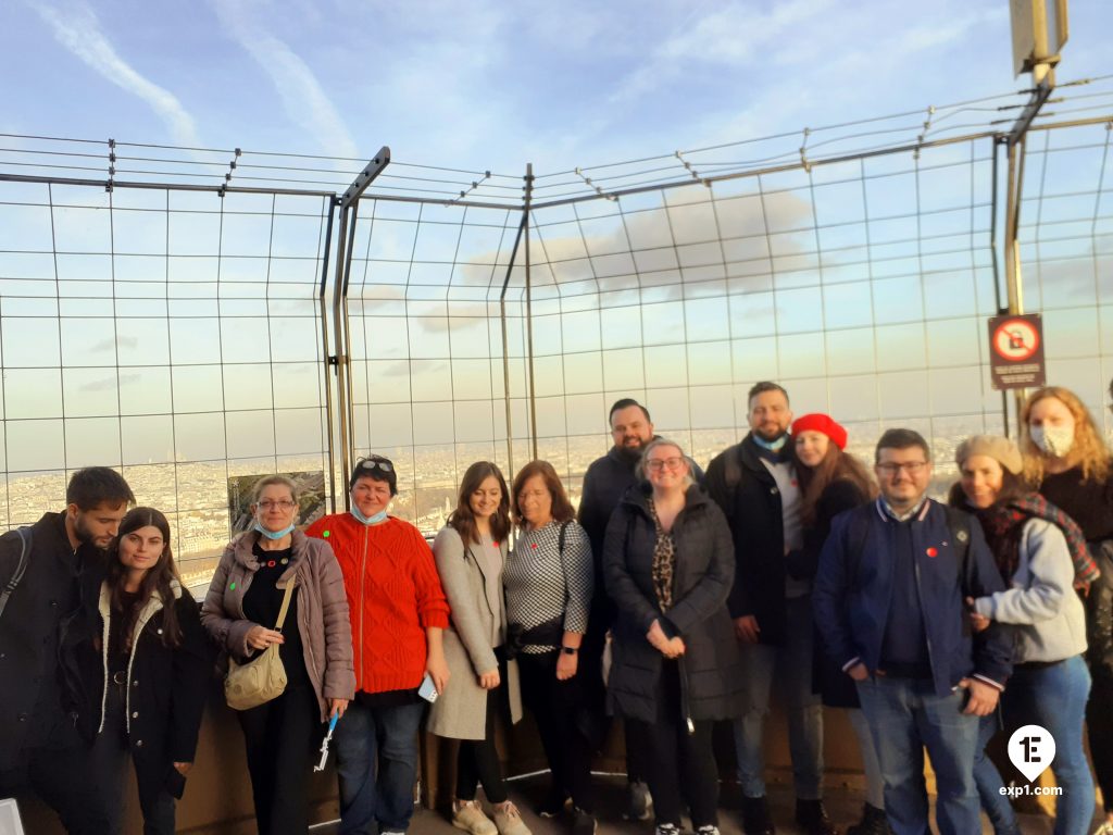 Group photo Eiffel Tower Tour on 18 November 2021 with Monika