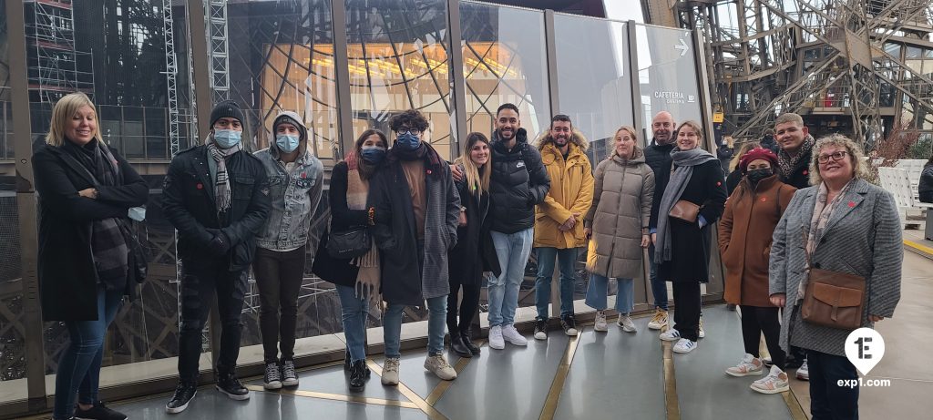 Group photo Eiffel Tower Tour on 20 November 2021 with Hafid