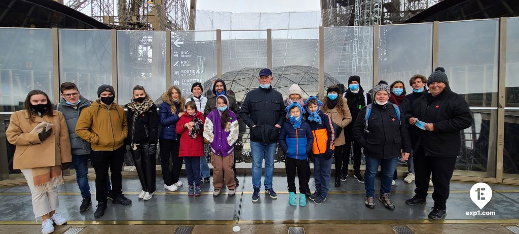 Group photo Eiffel Tower Tour on 27 November 2021 with Hafid