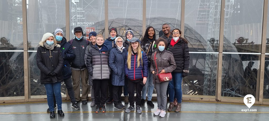 Group photo Eiffel Tower Tour on 19 December 2021 with Hafid