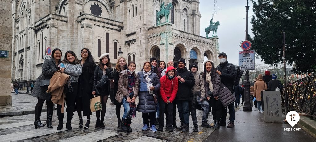 Group photo Eiffel Tower Tour on 25 December 2021 with Hafid