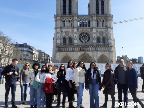 10Mar-Notre-Dame-Outdoor-Walking-Tour-With-Crypt-Monika-Pawelczyk1.jpg