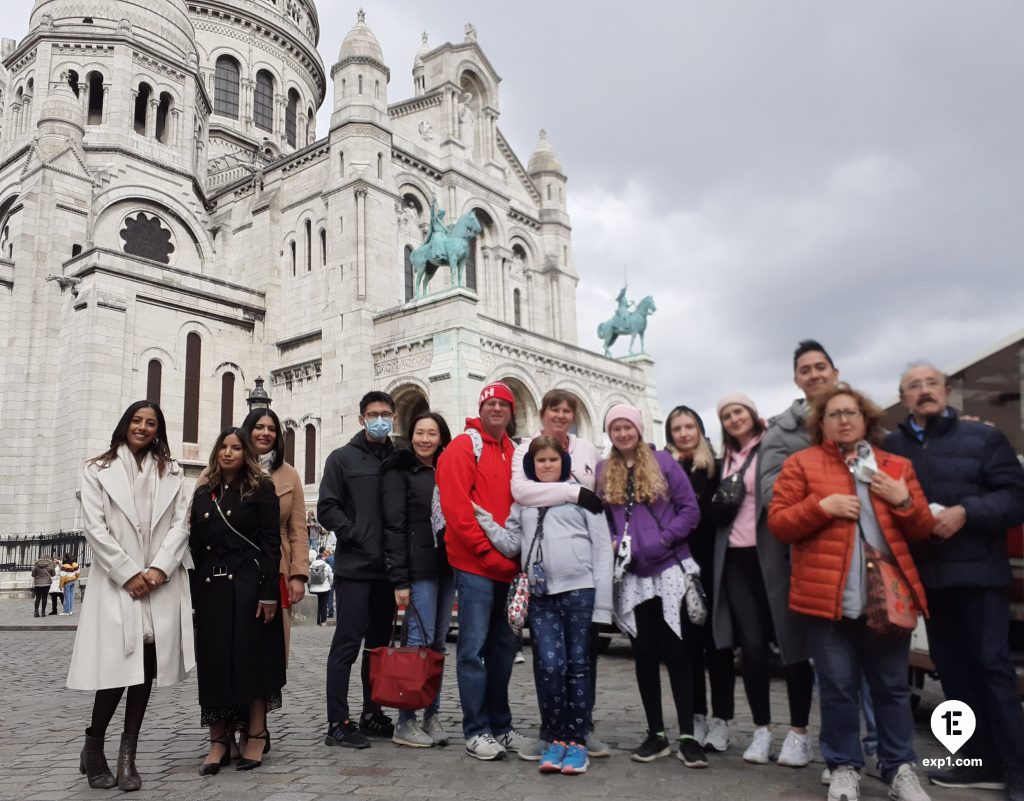 Group photo Montmartre Walking Tour on 6 April 2022 with Monika