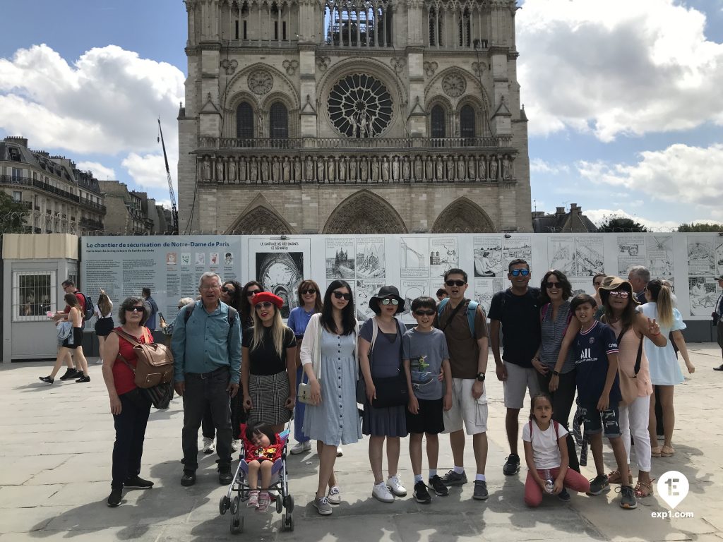 Group photo Notre Dame Outdoor Walking Tour With Crypt on 11 June 2022 with Yoan