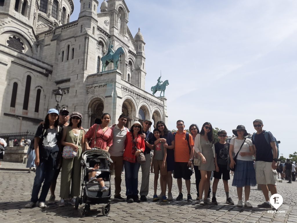 Group photo Montmartre Walking Tour on 14 June 2022 with Monika