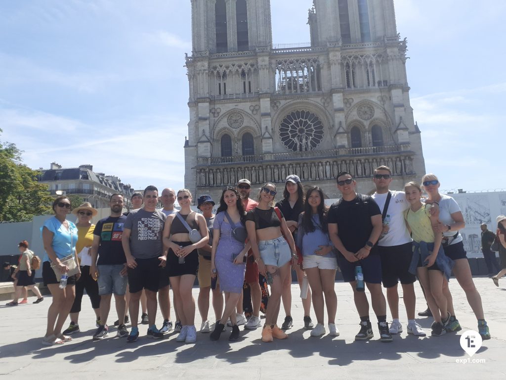 Group photo Notre Dame Outdoor Walking Tour With Crypt on 16 June 2022 with Monika