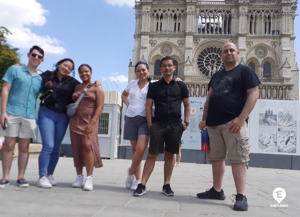 Group photo Notre Dame Outdoor Walking Tour With Crypt on 23 June 2022 with Monika