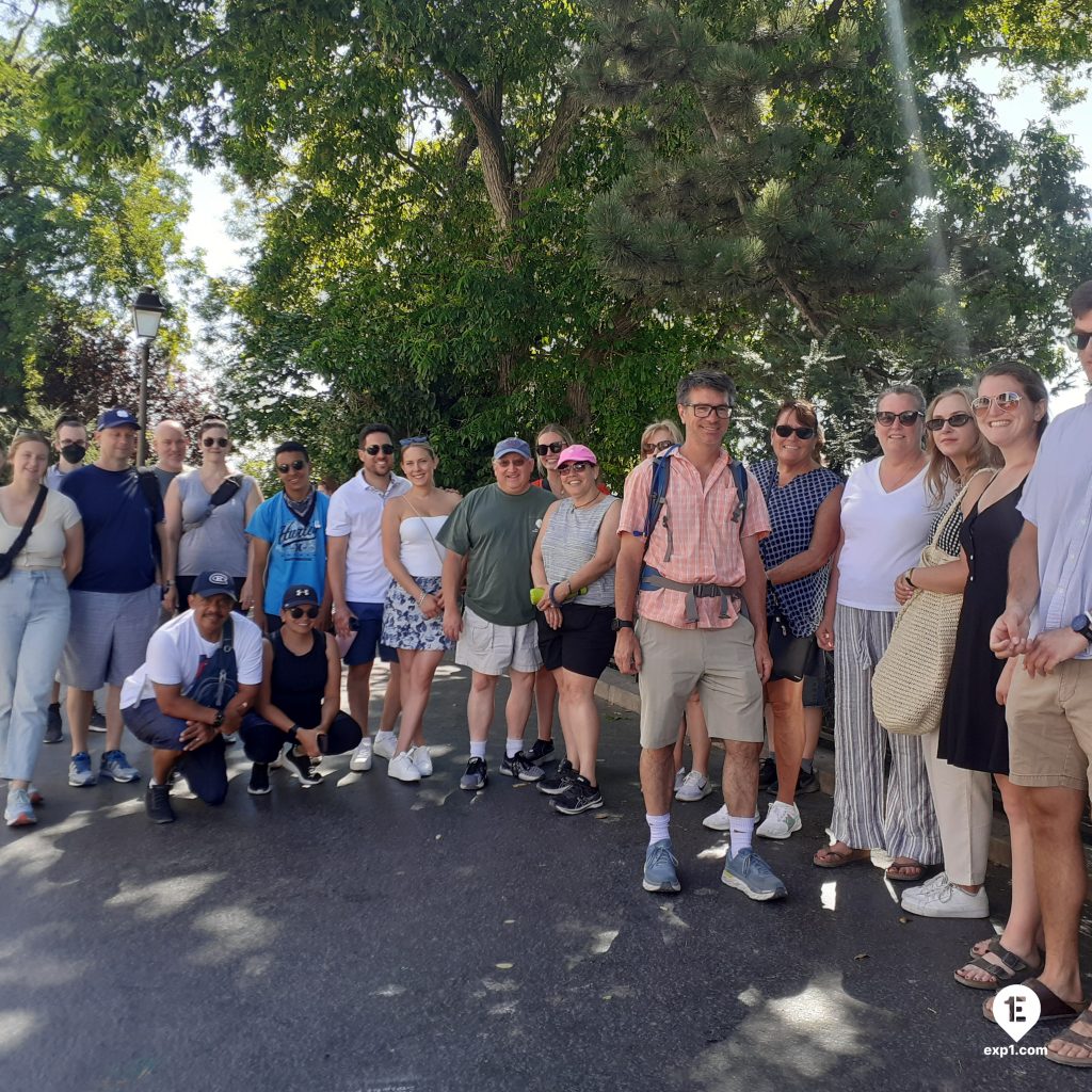 Group photo Montmartre Walking Tour on 11 July 2022 with Monika