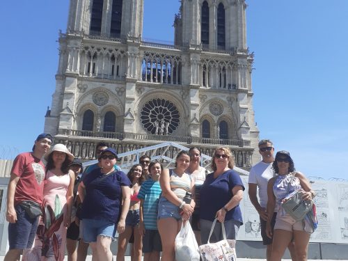 14Jul-Notre-Dame-Outdoor-Walking-Tour-With-Crypt-Monika-Pawelczyk1.jpg