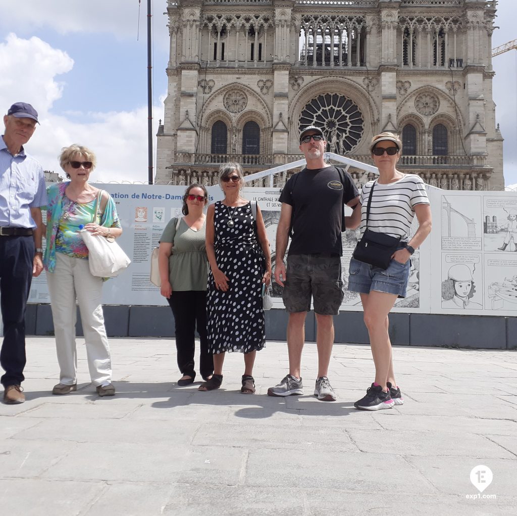 Group photo Notre Dame Outdoor Walking Tour With Crypt on 21 July 2022 with Monika