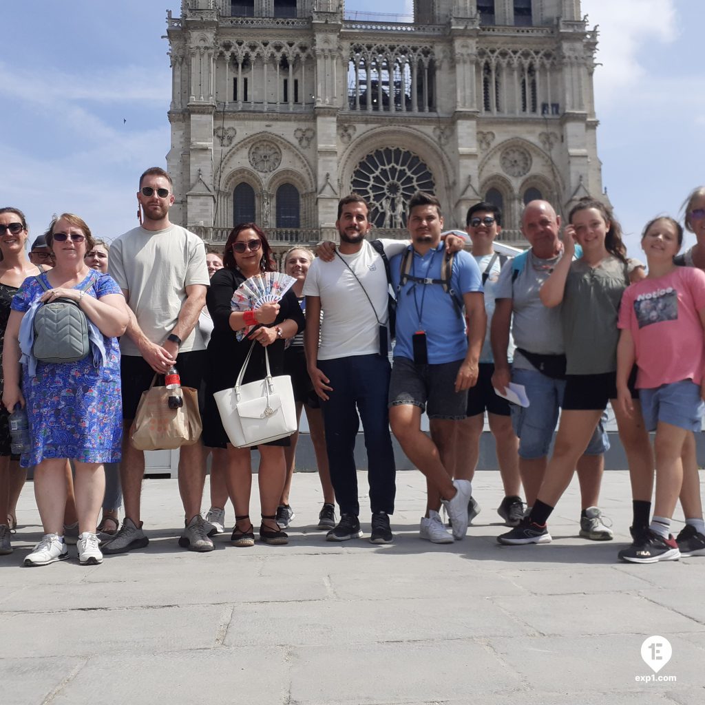 Group photo Notre Dame Outdoor Walking Tour With Crypt on 23 July 2022 with Monika