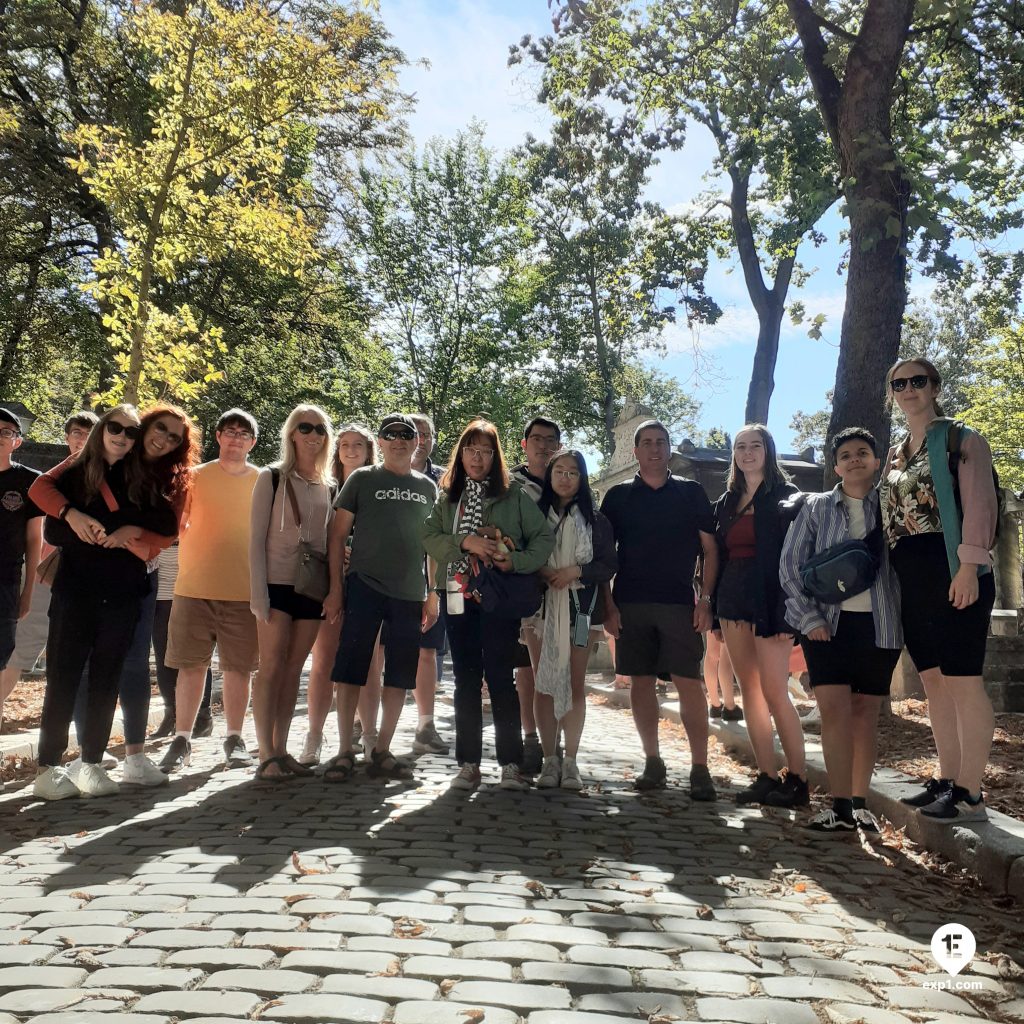 Group photo Pere Lachaise Cemetery Walking Tour: Scandals and Love Affairs on 6 August 2022 with Monika