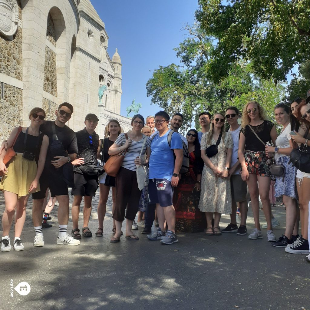 Group photo Montmartre Walking Tour on 9 August 2022 with Monika