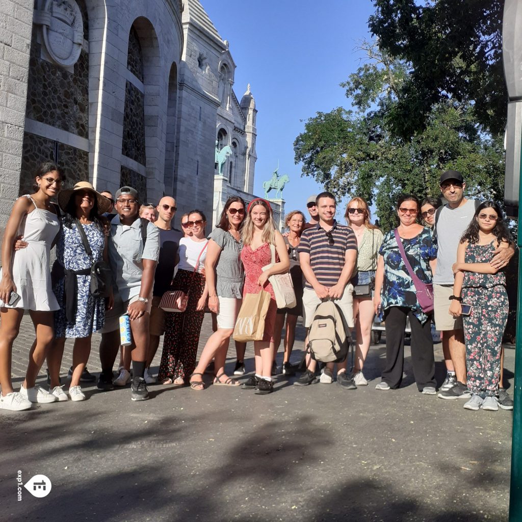 Group photo Montmartre Walking Tour on 9 August 2022 with Monika