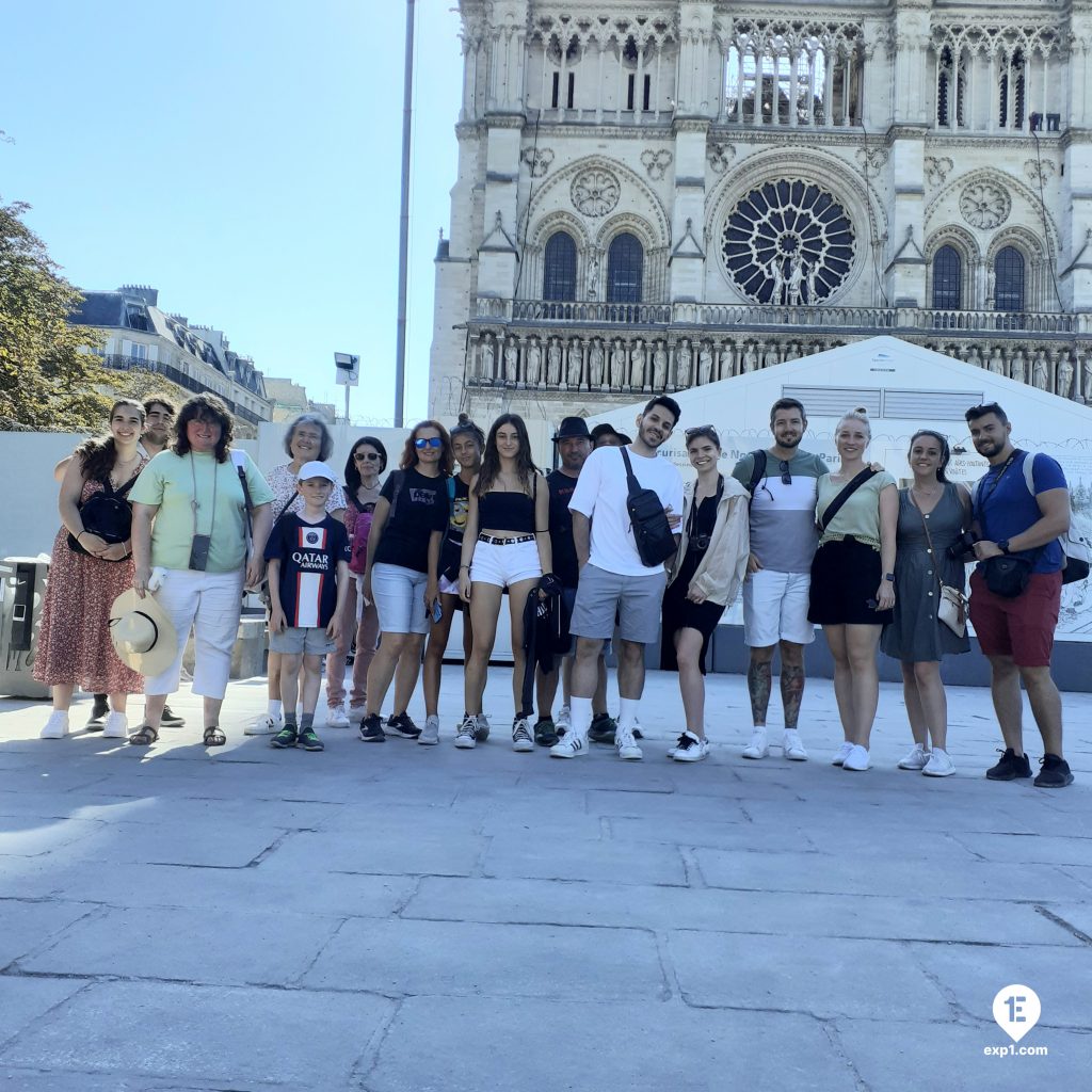 Group photo Notre Dame Outdoor Walking Tour With Crypt on 10 August 2022 with Monika