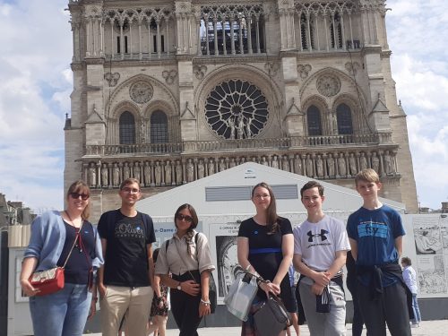 01Sep-Notre-Dame-Outdoor-Walking-Tour-With-Crypt-Monika-Pawelczyk1.jpg