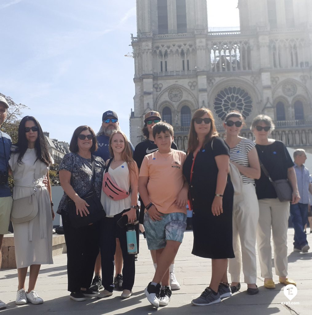 Group photo Notre Dame Outdoor Walking Tour With Crypt on 4 September 2022 with Monika