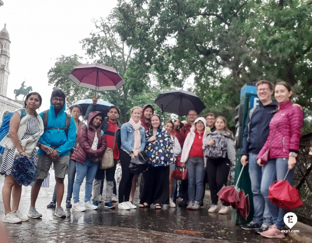 Group photo Montmartre Walking Tour on 10 September 2022 with Monika