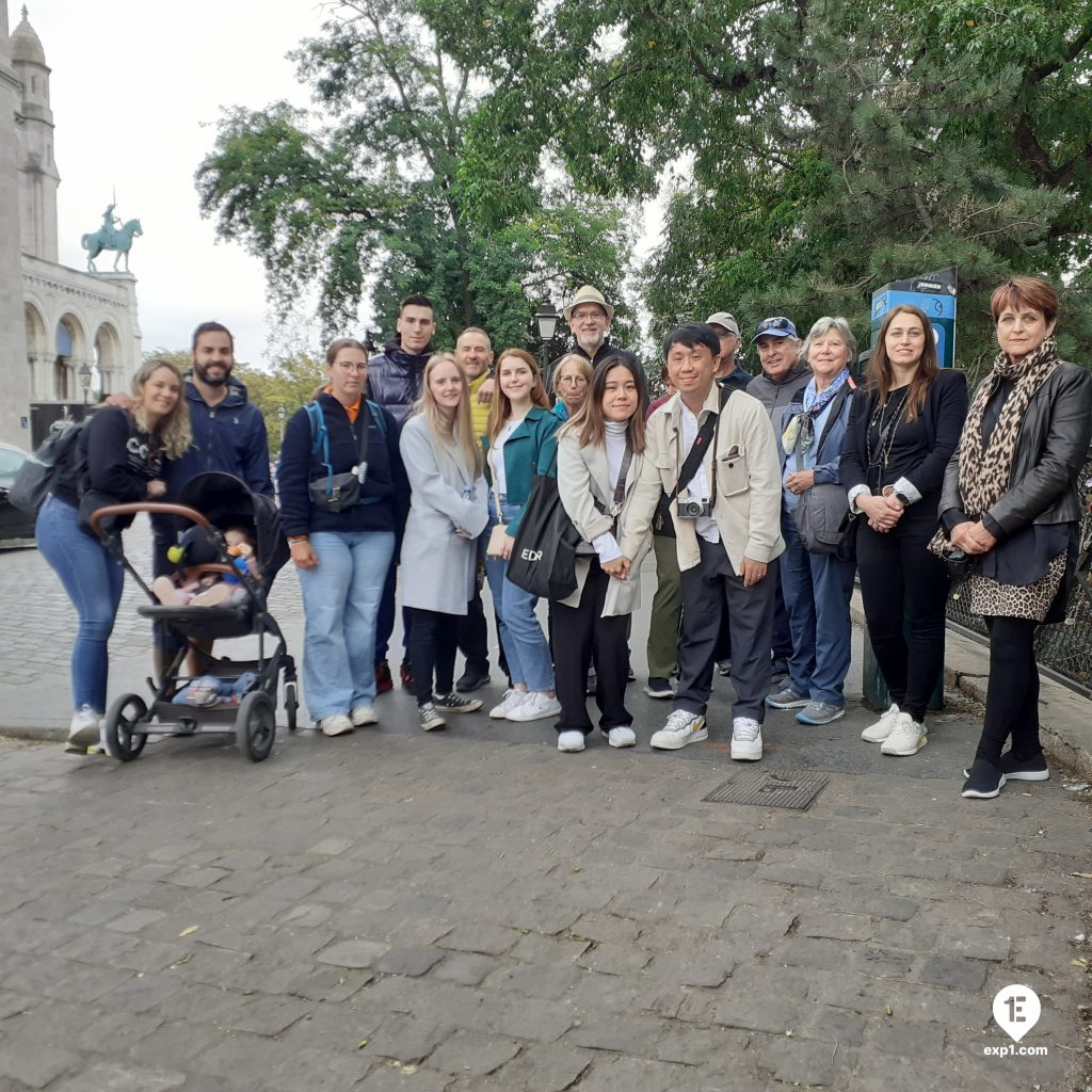 Group photo Montmartre Walking Tour on 20 September 2022 with Monika