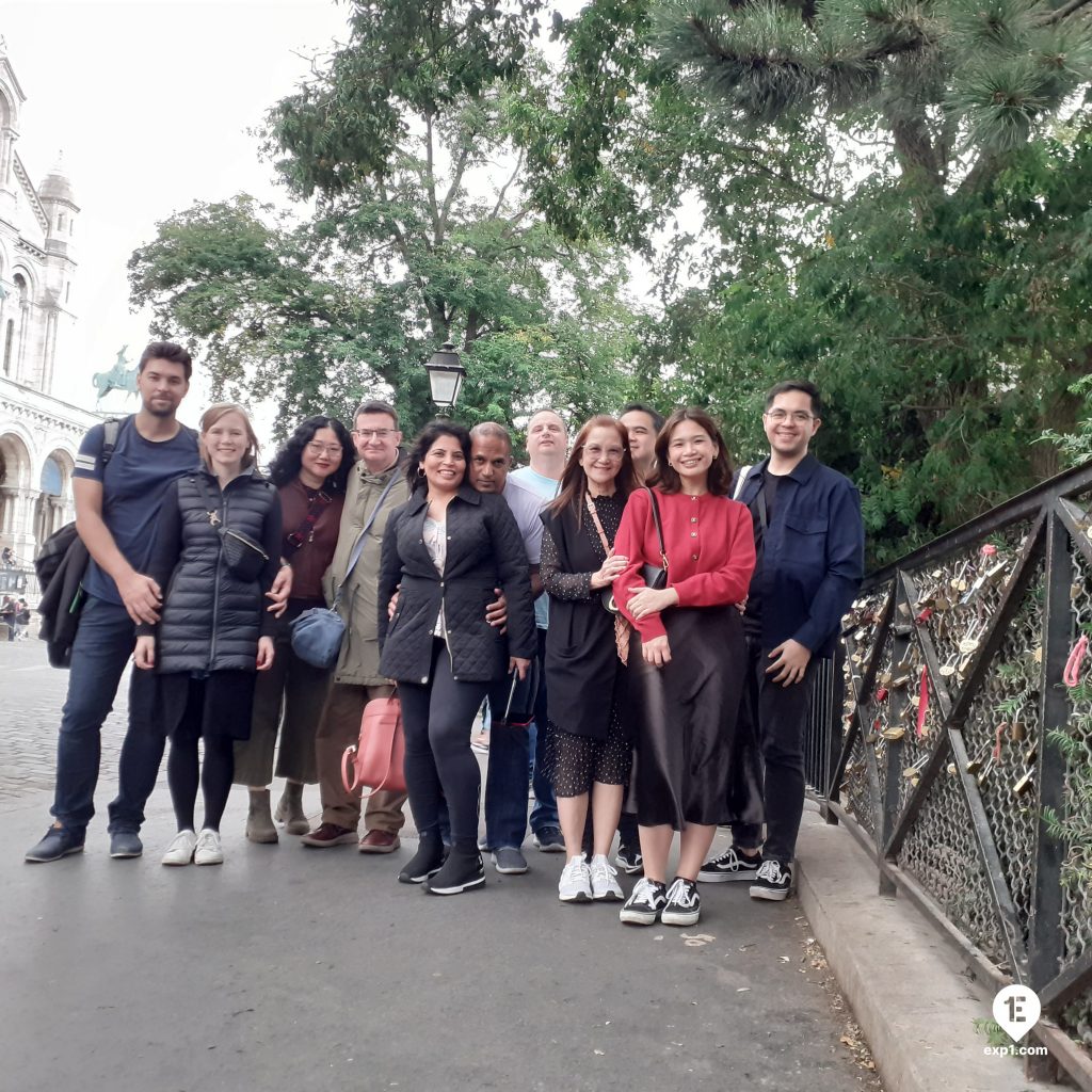 Group photo Montmartre Walking Tour on 24 September 2022 with Monika