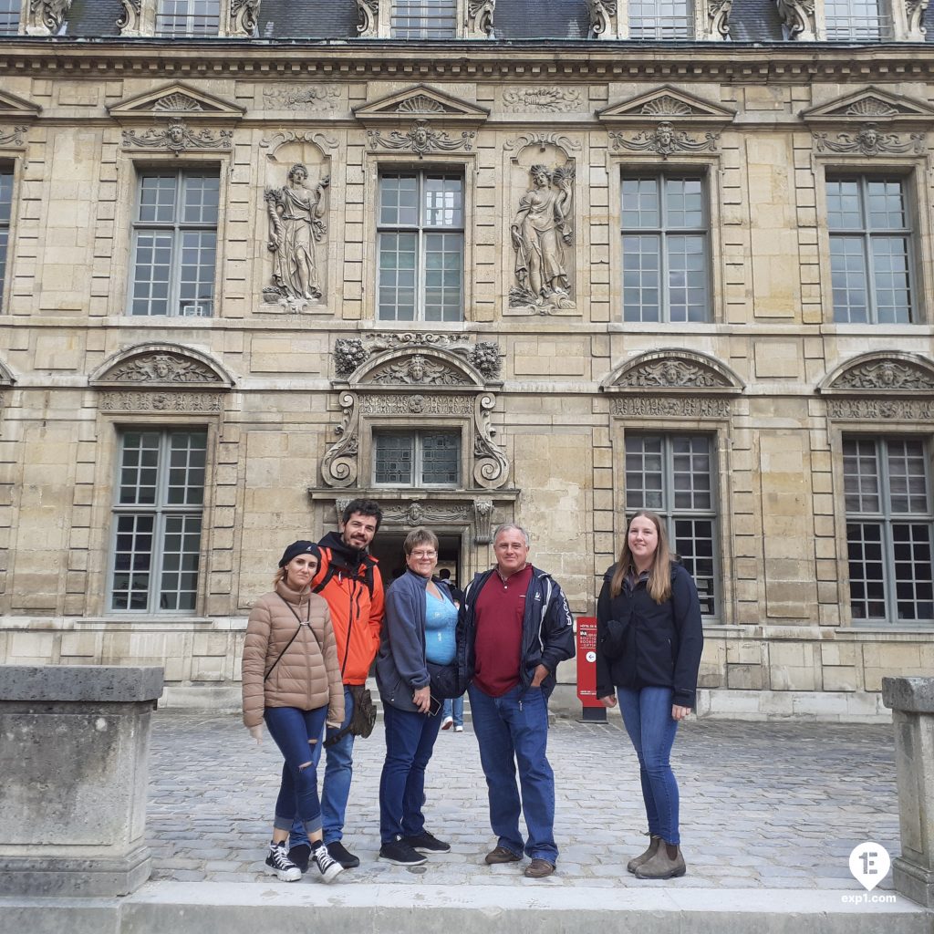 Group photo Le Marais Walking Tour on 29 September 2022 with Monika