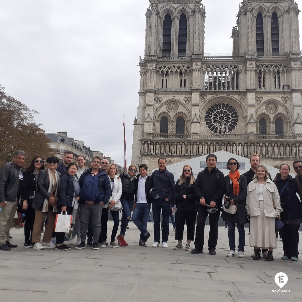 Group photo Notre Dame Outdoor Walking Tour With Crypt on 1 October 2022 with Monika