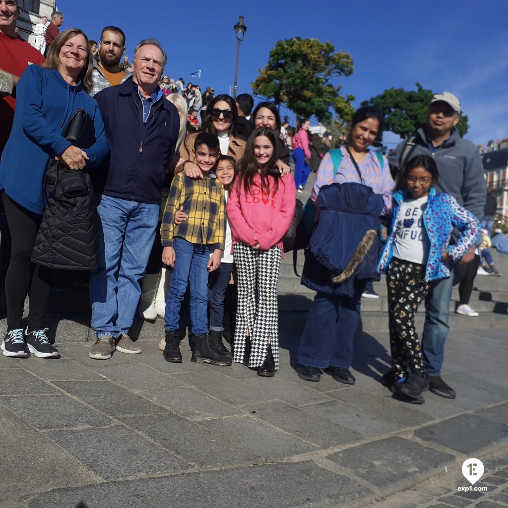 Group photo Montmartre Walking Tour on 4 October 2022 with Monika