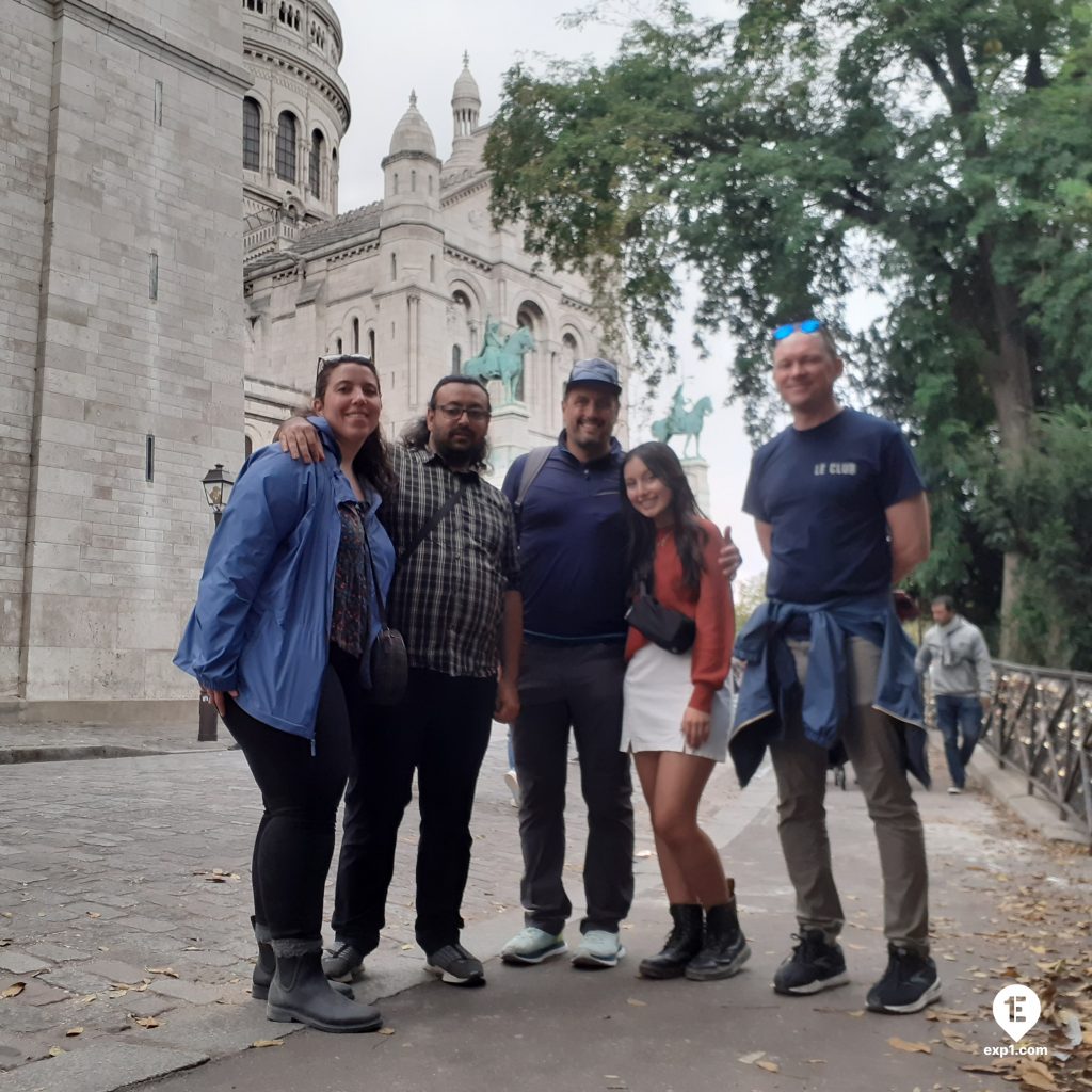 Group photo Montmartre Walking Tour on 10 October 2022 with Monika