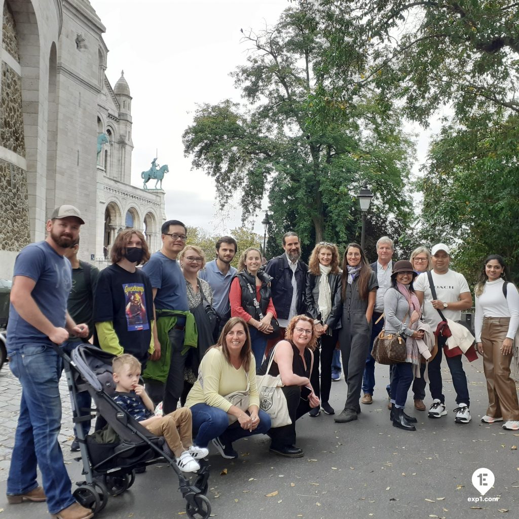 Group photo Montmartre Walking Tour on 18 October 2022 with Monika