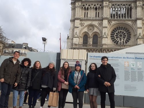 19Nov-Notre-Dame-Outdoor-Walking-Tour-With-Crypt-Monika-Pawelczyk1.jpg