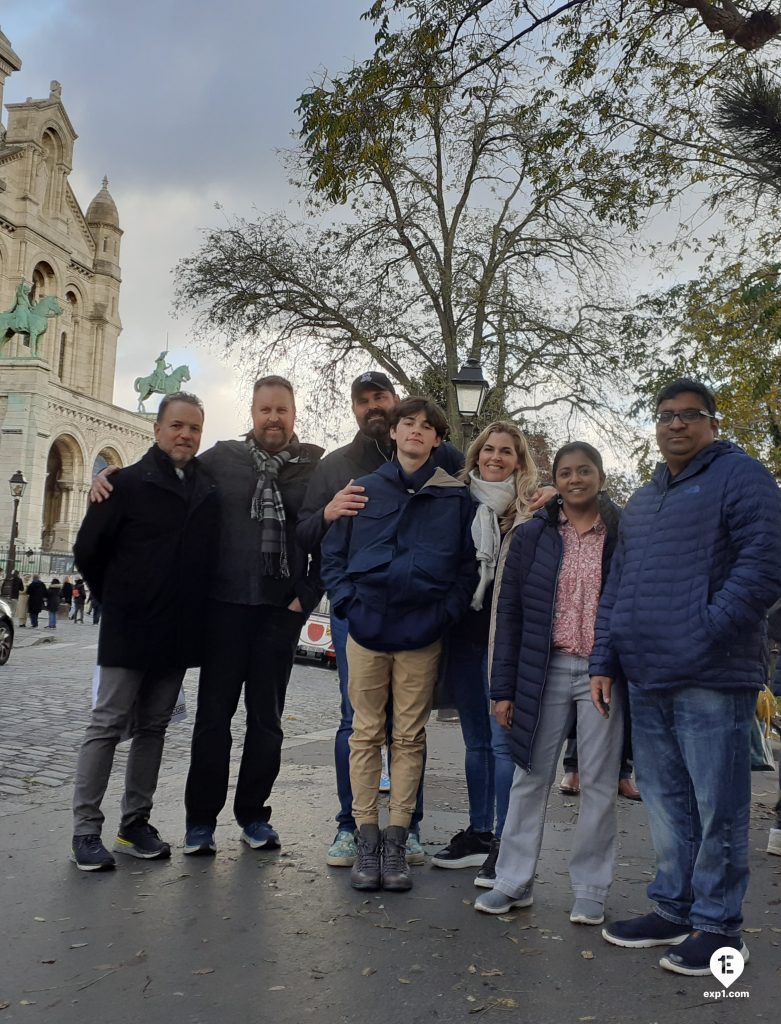 Group photo Montmartre Walking Tour on 28 November 2022 with Monika