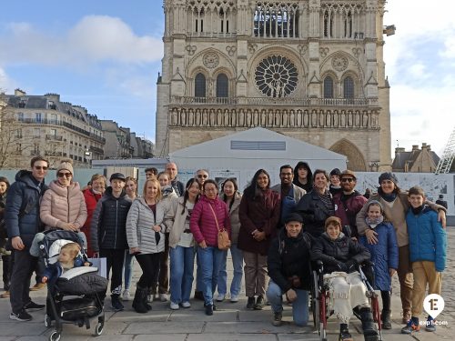 29Dec-Notre-Dame-Outdoor-Walking-Tour-With-Crypt-Monika-Pawelczyk1.jpg