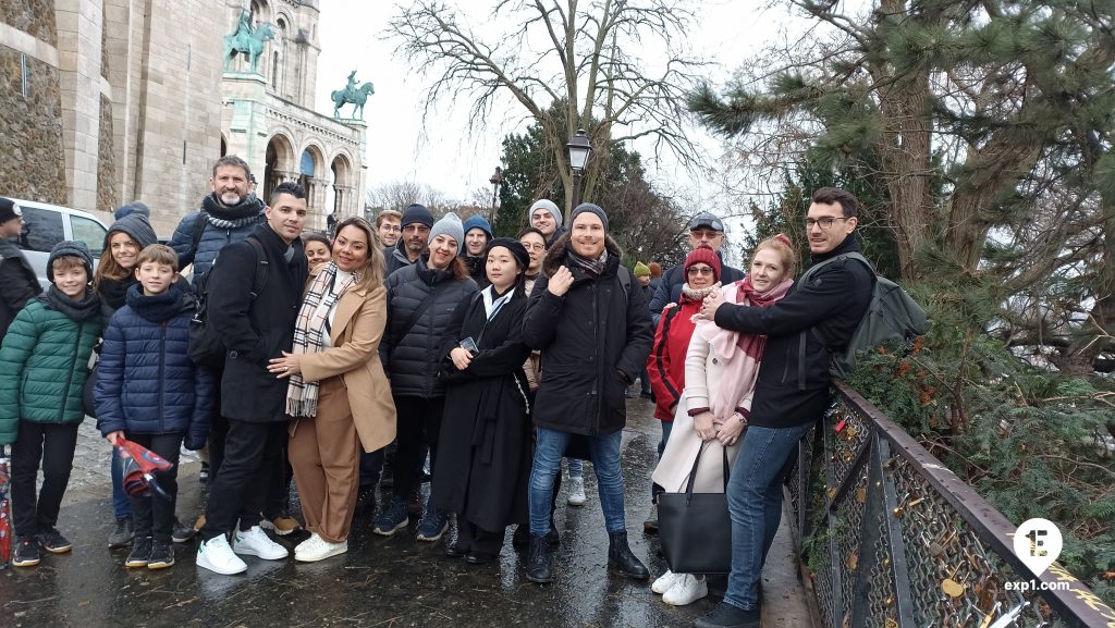 Group photo Montmartre Walking Tour on 30 December 2022 with Monika