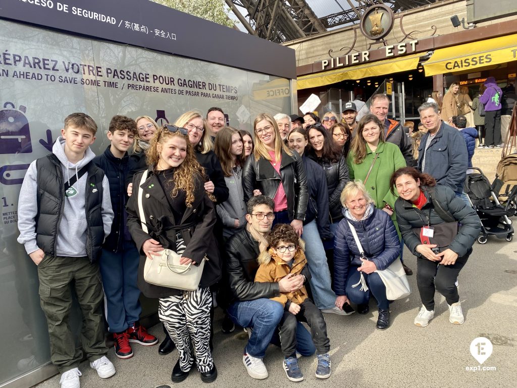 Group photo Eiffel Tower Elevator Tour on 18 March 2023 with Melanie