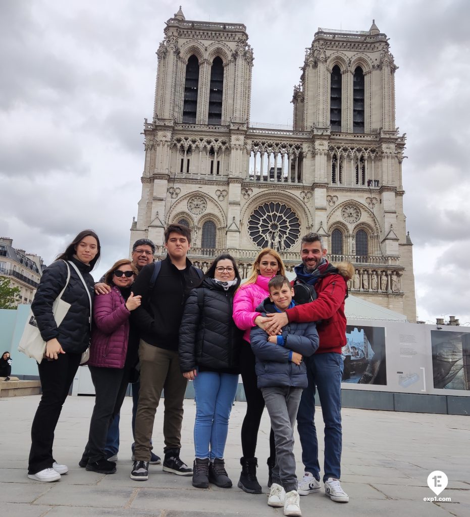 Group photo Notre Dame Outdoor Walking Tour With Crypt on 31 March 2023 with Monika