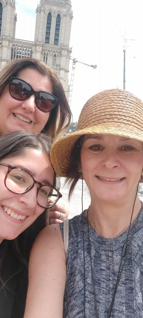 Group photo Notre Dame Outdoor Walking Tour With Crypt on Jul 20, 2023 with Adriana