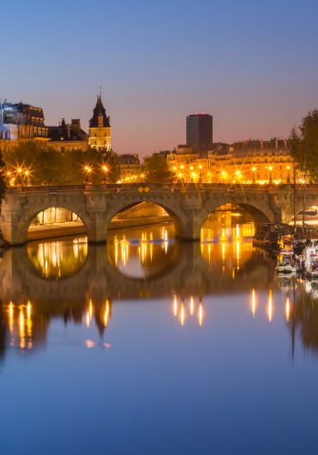 Ile de la Cite and Pont Neuf in Paris during ghost tour in Paris