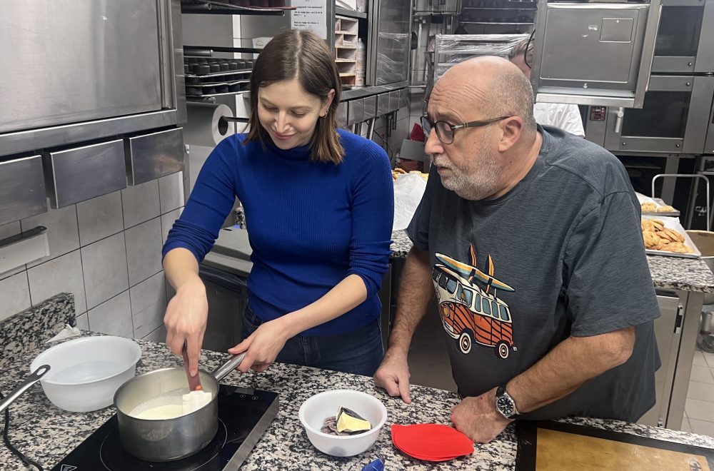 Stirring mix with spatula