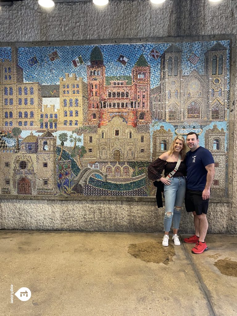 Group photo Historic Downtown San Antonio Food and Culture Tour on 4 March 2023 with Gina