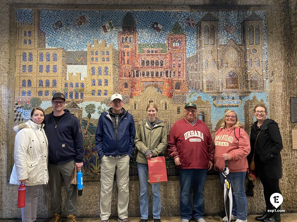 Group photo Historic Downtown San Antonio Food and Culture Tour on 7 April 2023 with Gina