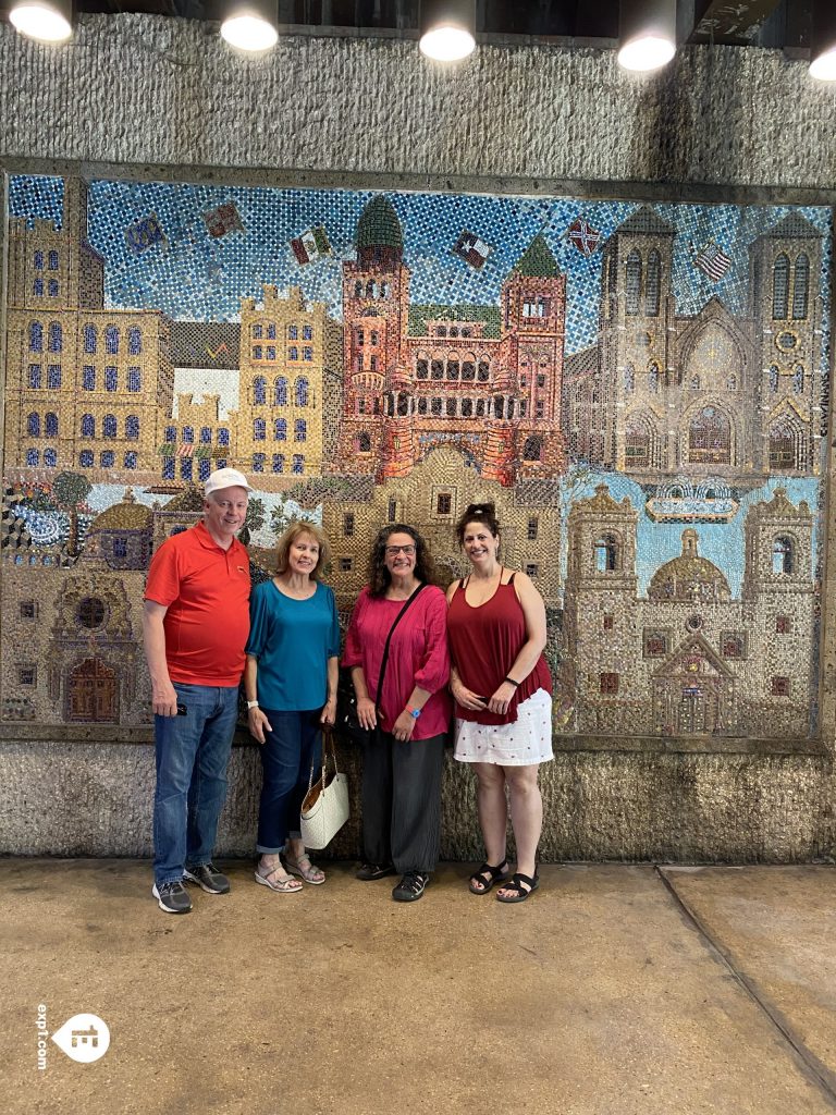 Group photo Historic Downtown San Antonio Food and Culture Tour on 28 April 2023 with Gina