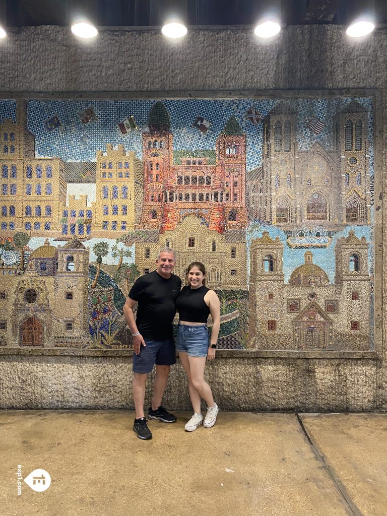 Group photo Historic Downtown San Antonio Food and Culture Tour on 7 May 2023 with Gina