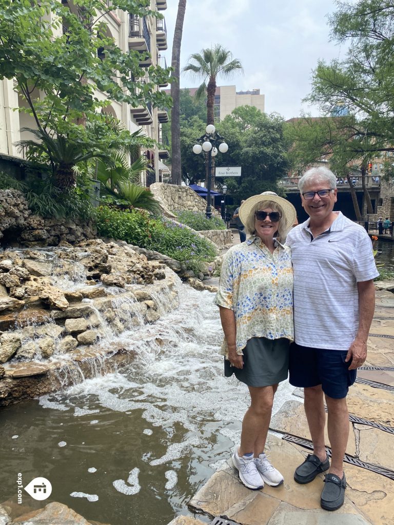 Group photo Historic Downtown San Antonio Food and Culture Tour on 12 May 2023 with Gina